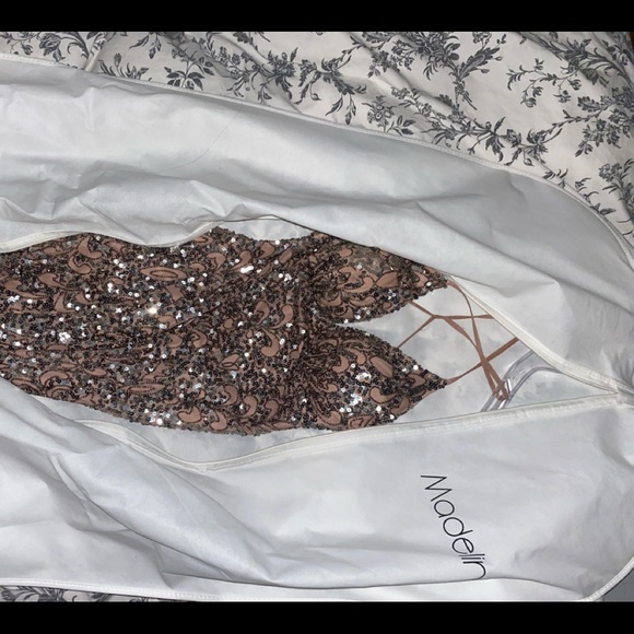 Had my prom. worn twice still in 10/10 condition. - Picture 1 of 4